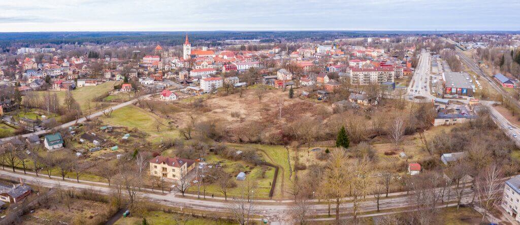 Cēsu panorāmas foto no gaisa 180-grādu-panorāmas-aerofoto
