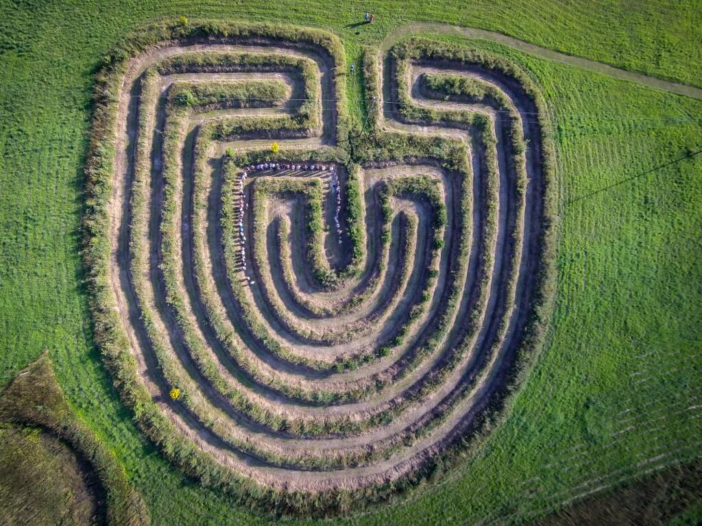 Ģimeņu-saietu-kopbilfes-no-gaisa Ģimeņu-saieta-kopbildes-ar-dronu