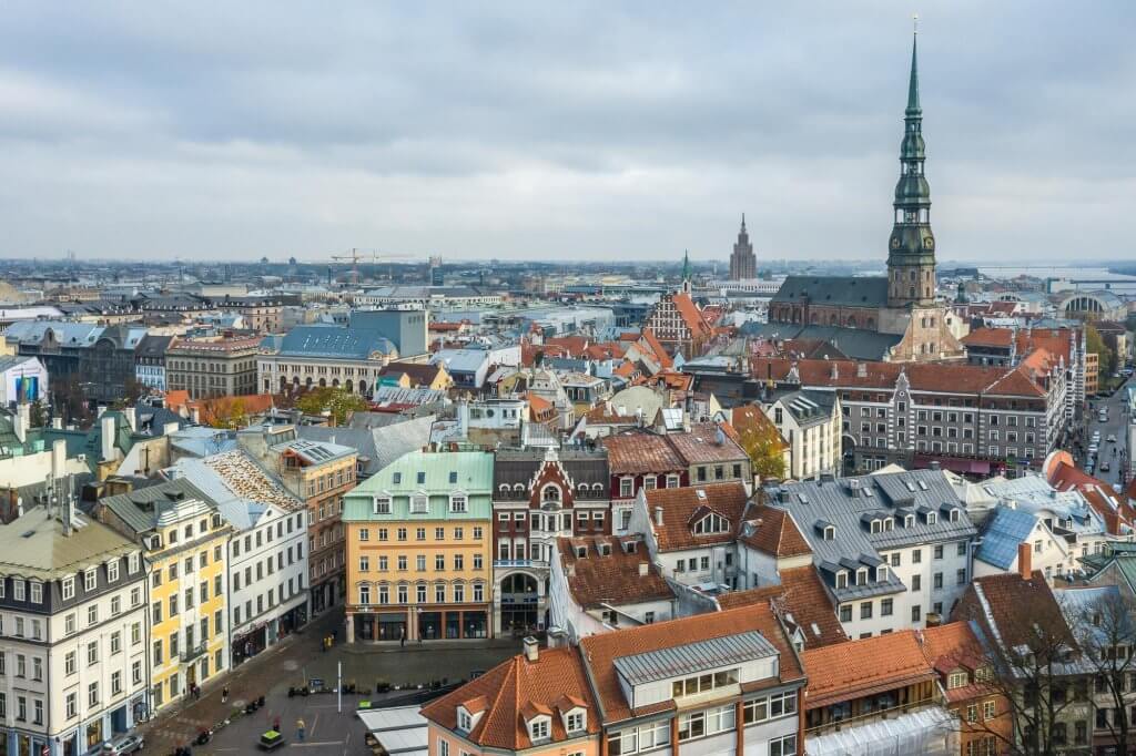Rīgas vecpilsēta fotogrāfijā no gaisa vecpilsētu-fotogrāfēšana-ar-dronu