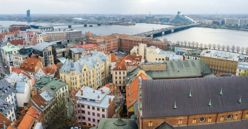 Rīgas panorāma virzienā uz nacionālo bibliotēku drona-foto-un-video-pakalpojumi-Rīgā-un-citām-pilsētām