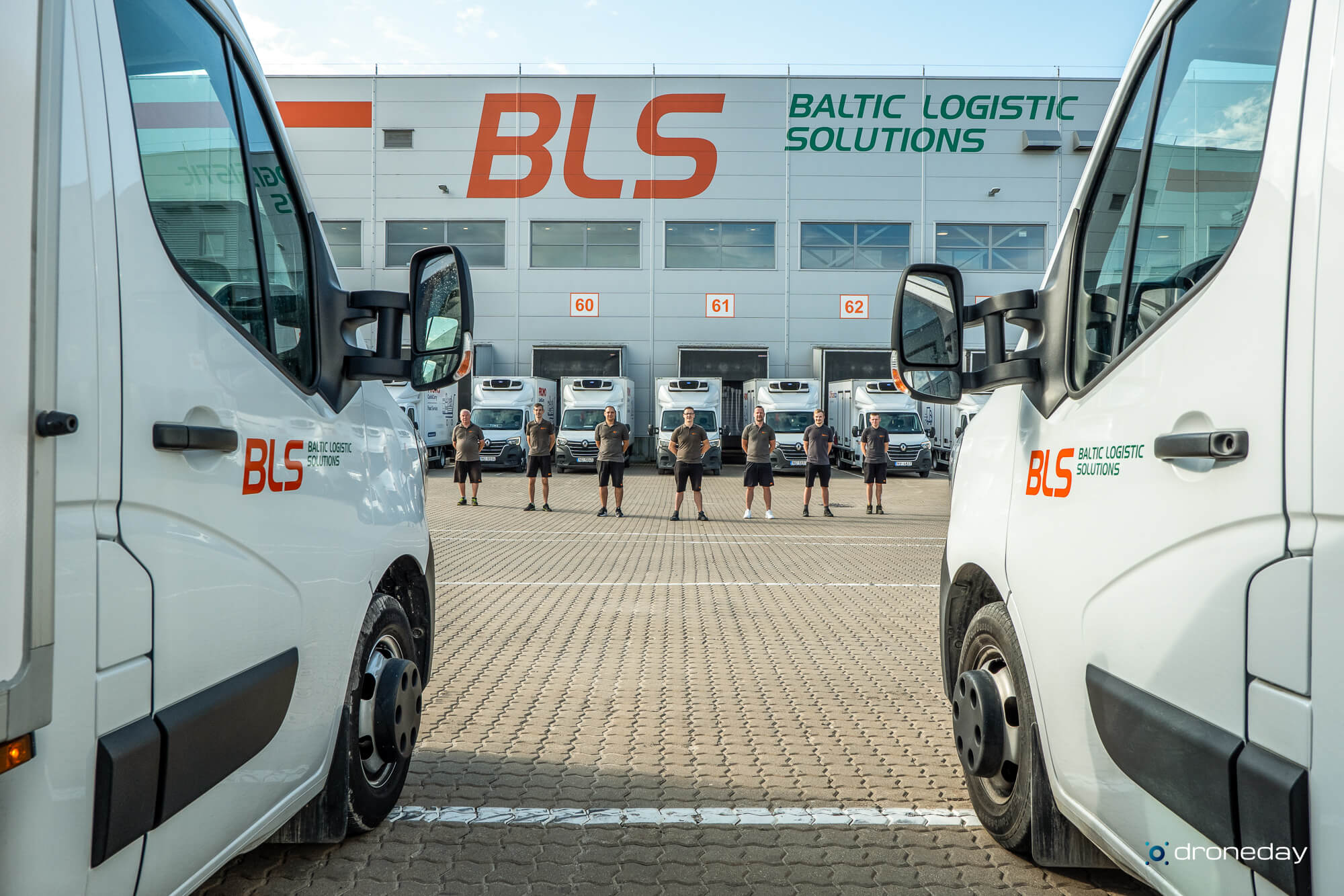 BLS-auto-parks-foto-no-drona-droneday
